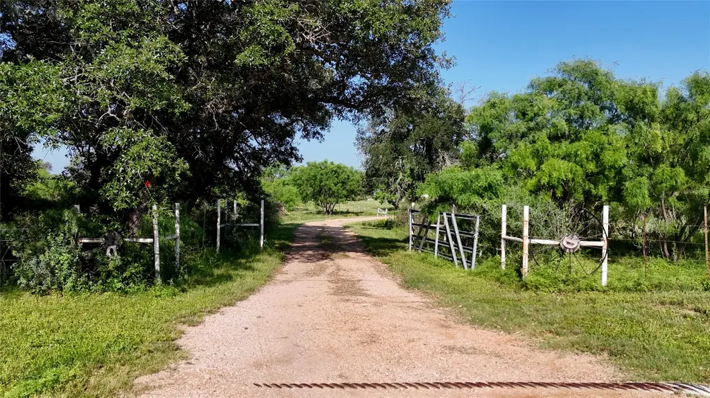 204 Lagitos Lane Llano TX 78643