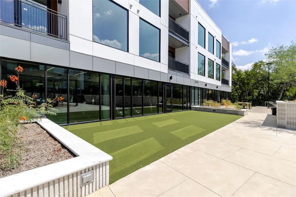 2209 S 1st Street Austin TX 78704