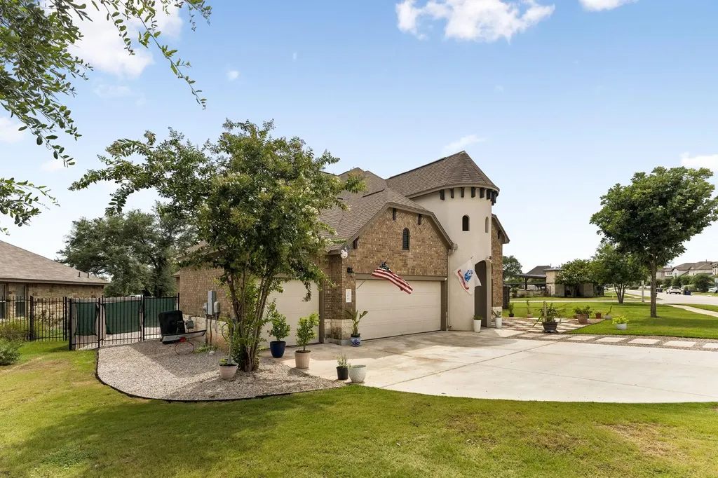 106 Groesbeck Lane Leander TX 78641