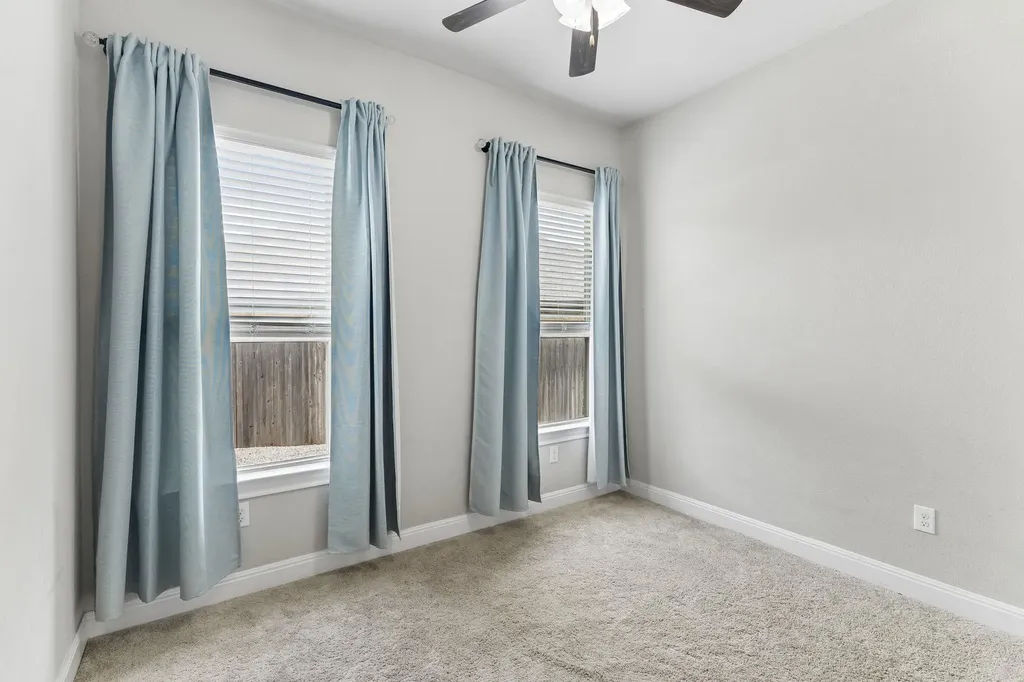 106 Groesbeck Lane Leander TX 78641