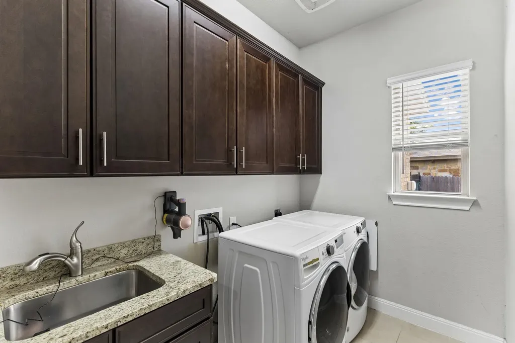 106 Groesbeck Lane Leander TX 78641