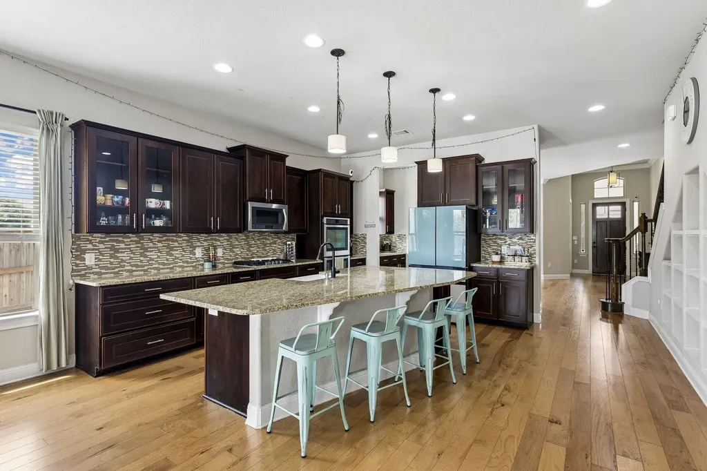 106 Groesbeck Lane Leander TX 78641