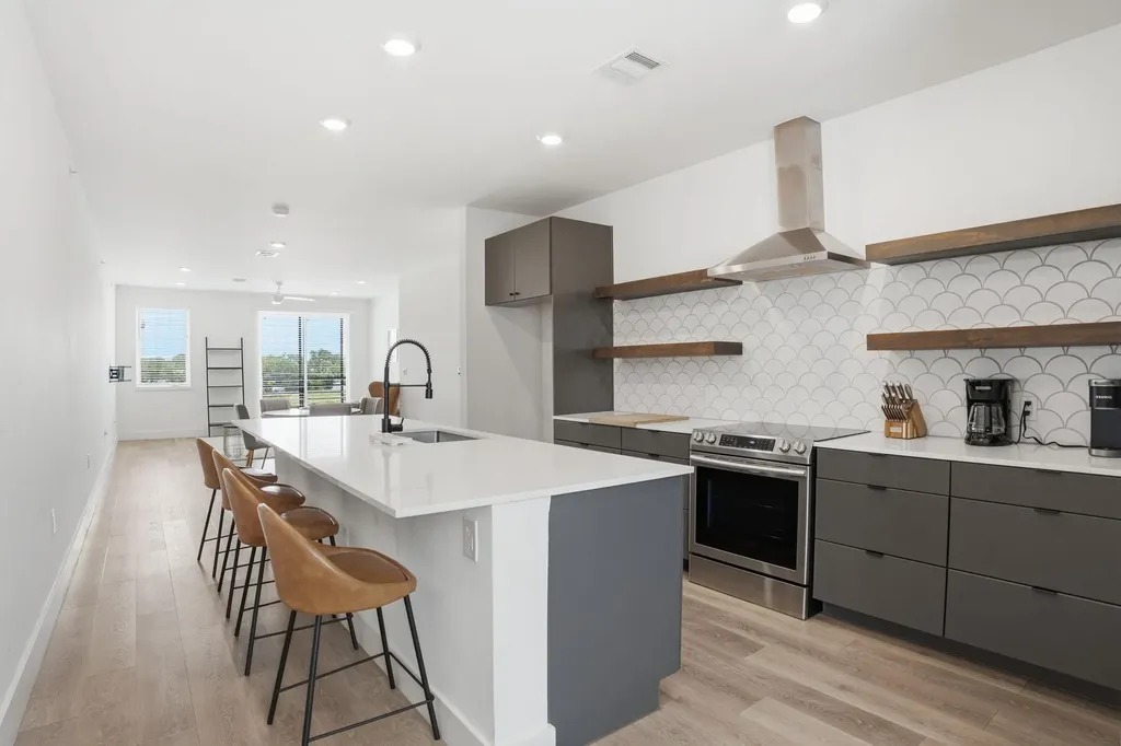 2709 E 5th Street Austin TX 78702