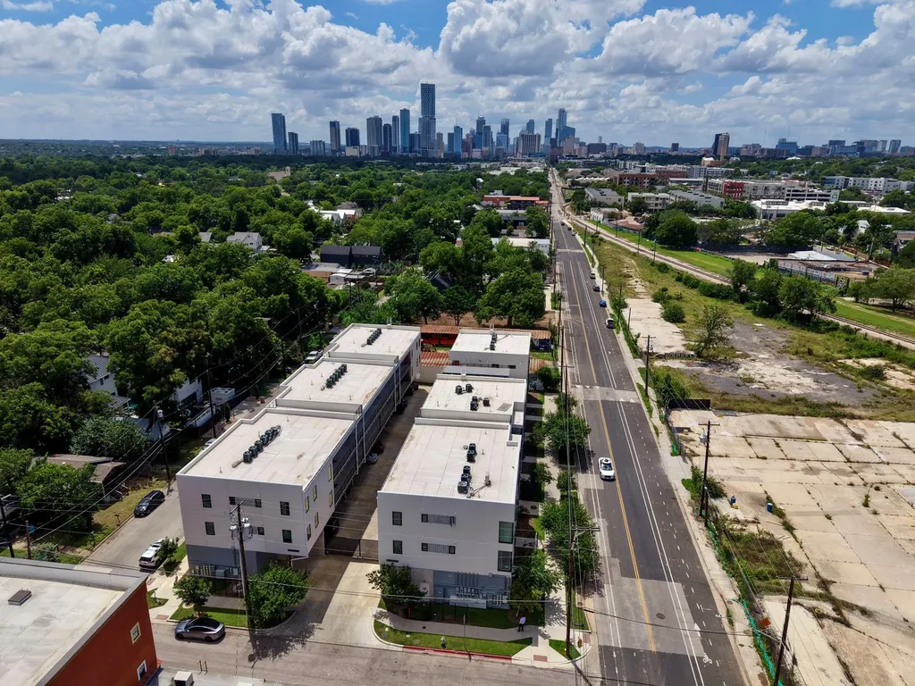 2709 E 5th Street Austin TX 78702