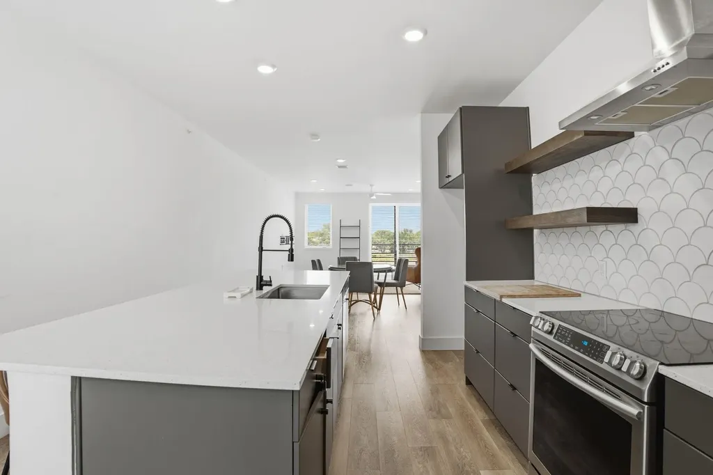2709 E 5th Street Austin TX 78702