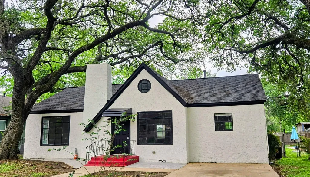 804 Hudgins Street Smithville TX 78957