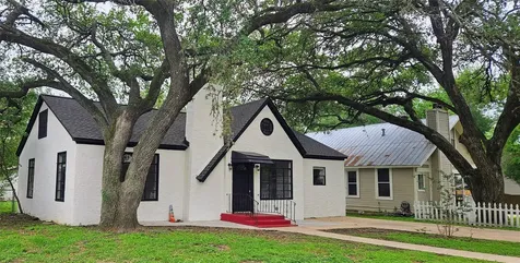 804 Hudgins Street Smithville TX 78957
