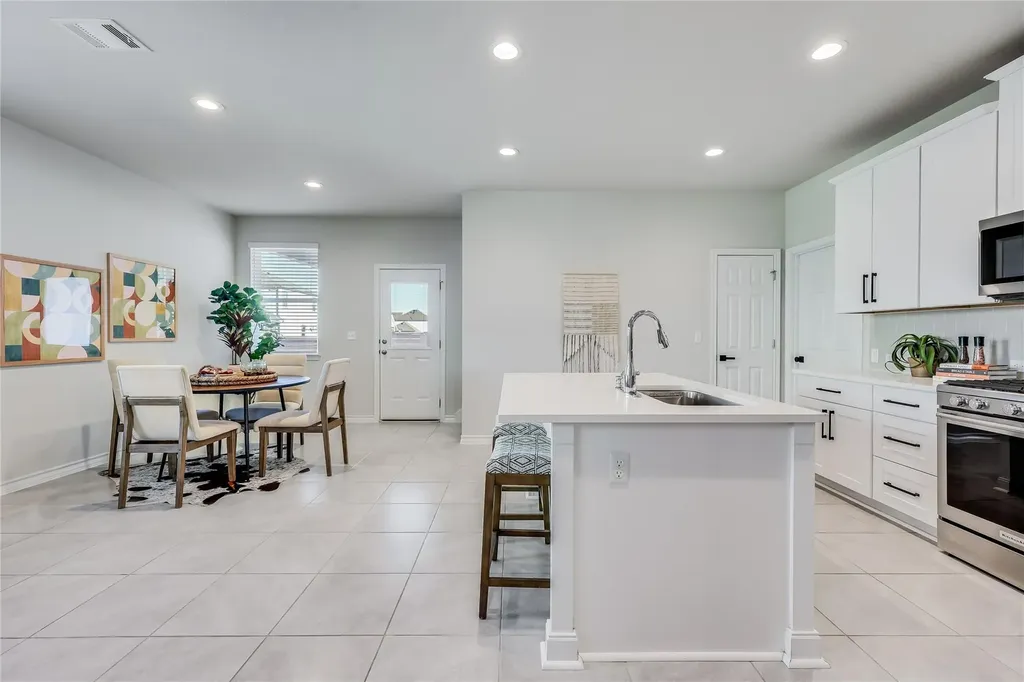 5216 Golden Canary Lane Austin TX 78723
