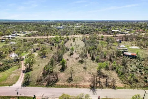 000 Leisure Lane Cedar Creek TX 78612