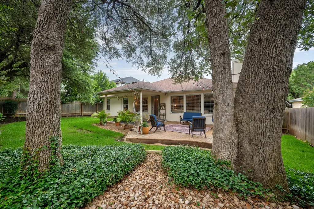 8112 Luling Lane Austin TX 78729