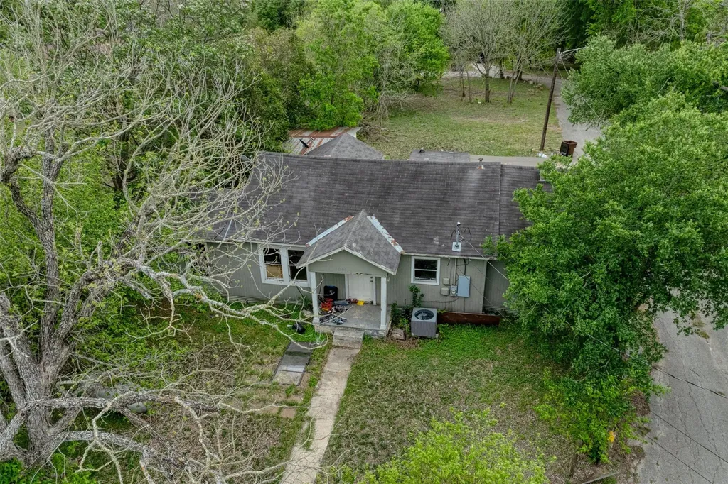 1006 Proctor Street Lockhart TX 78644