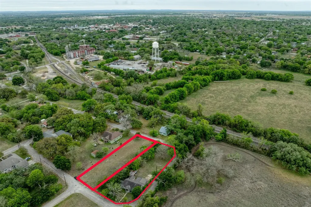 1006 Proctor Street Lockhart TX 78644