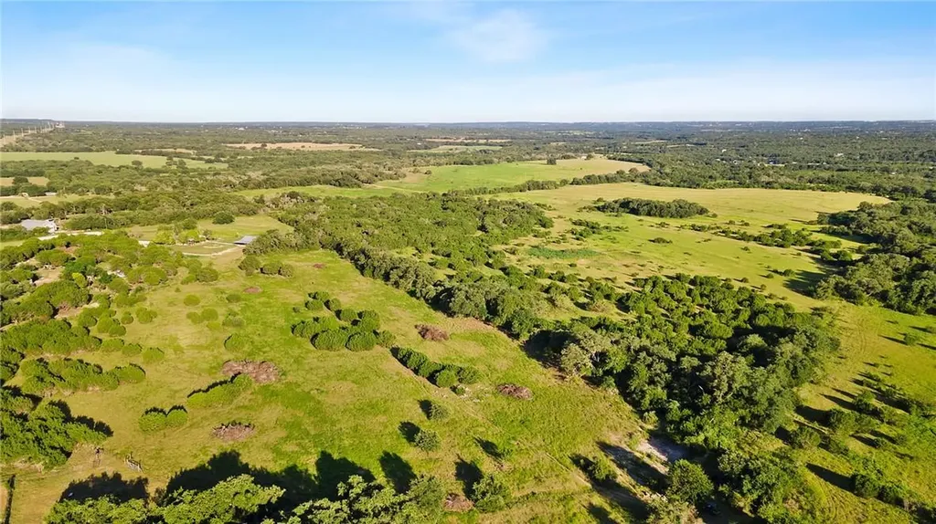 5274 County Road 200 Liberty Hill TX 78642