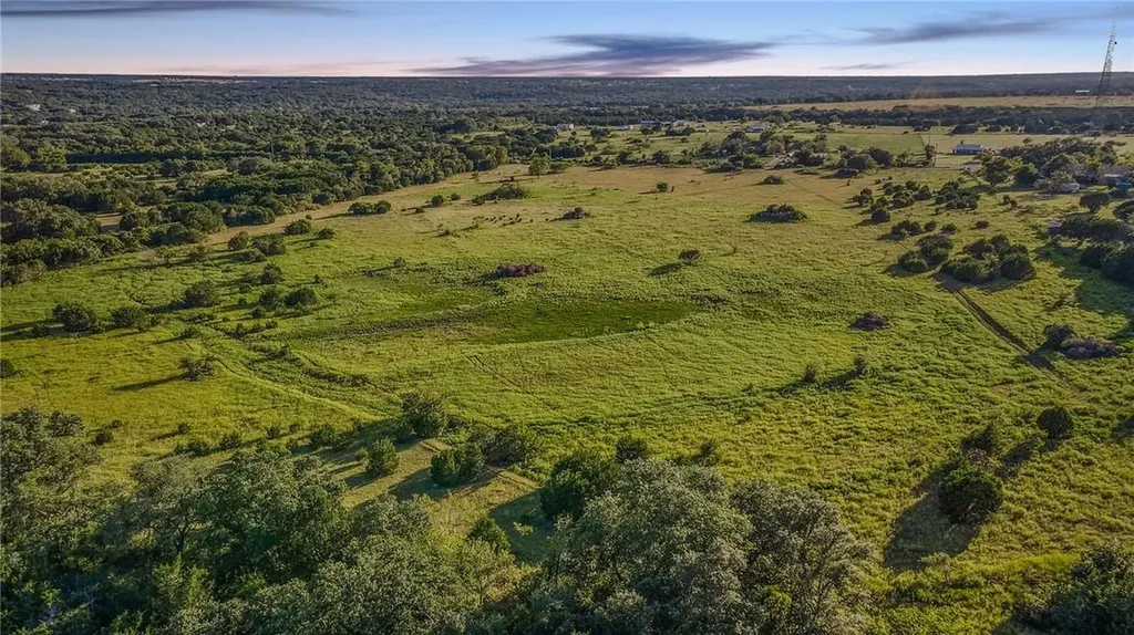 5274 County Road 200 Liberty Hill TX 78642