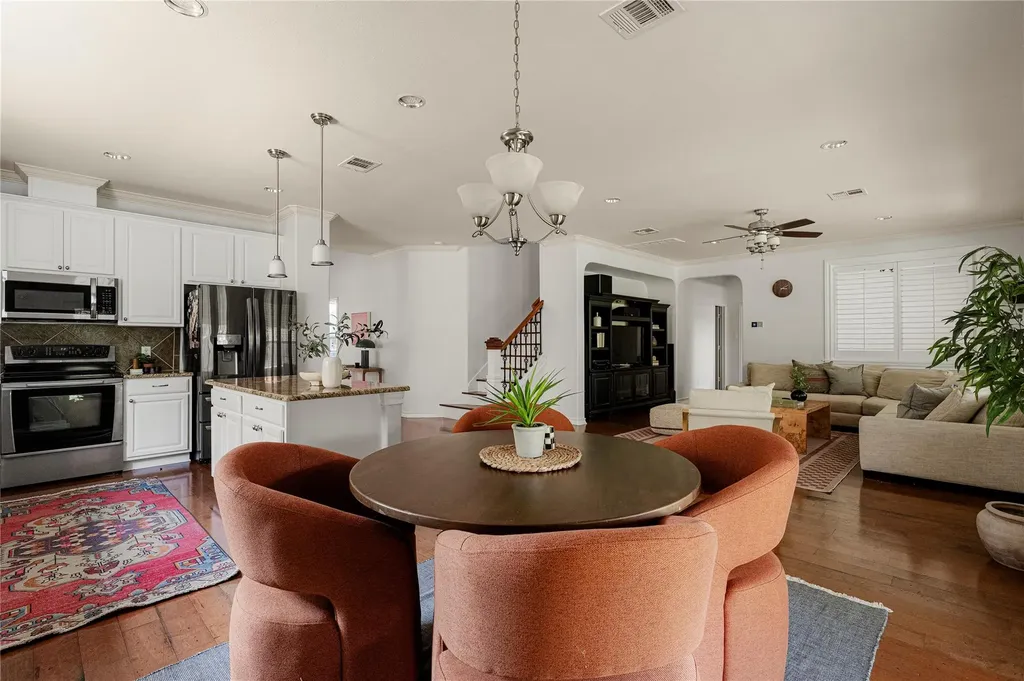 212 Camperdown Elm Drive Austin TX 78748