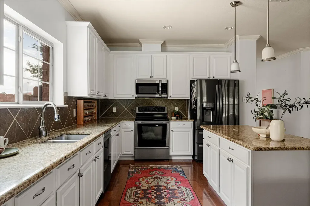212 Camperdown Elm Drive Austin TX 78748