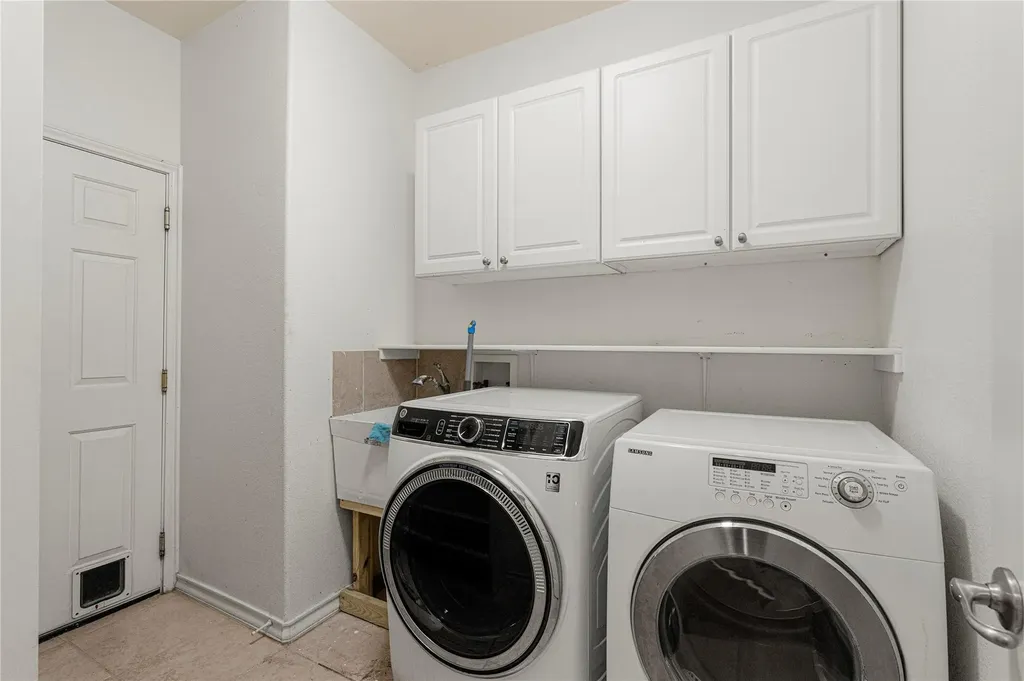 212 Camperdown Elm Drive Austin TX 78748
