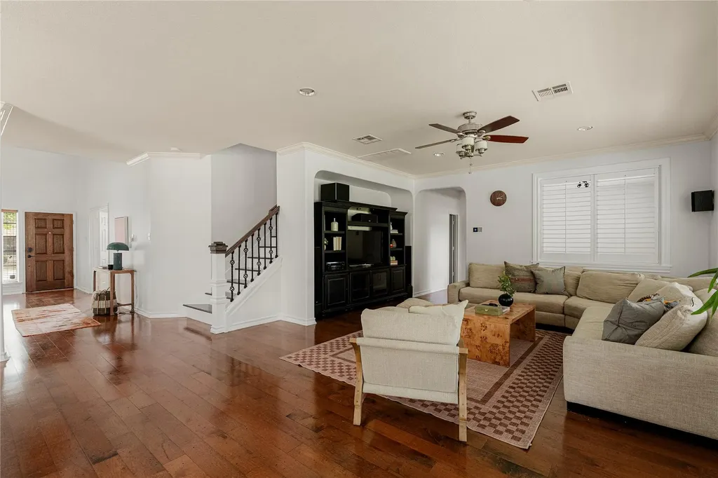 212 Camperdown Elm Drive Austin TX 78748