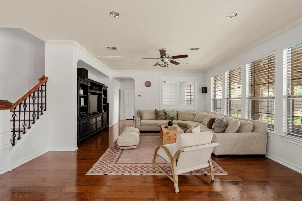 212 Camperdown Elm Drive Austin TX 78748