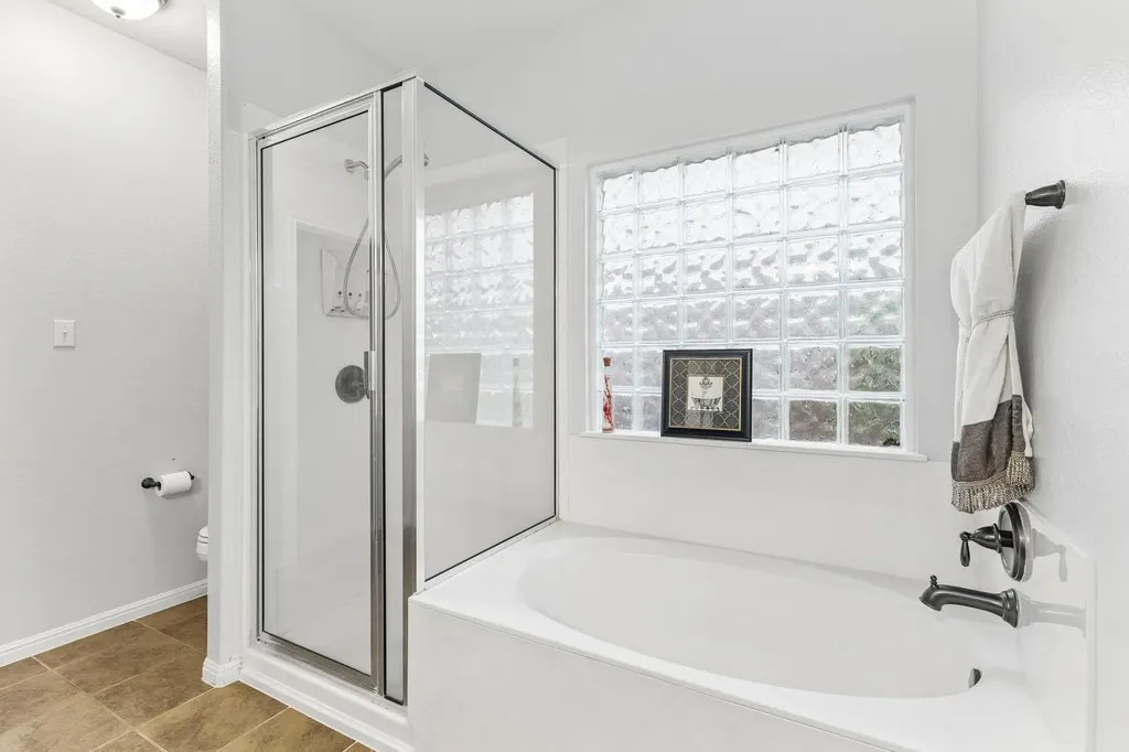 100 Sandy Lyle Cove Round Rock TX 78664