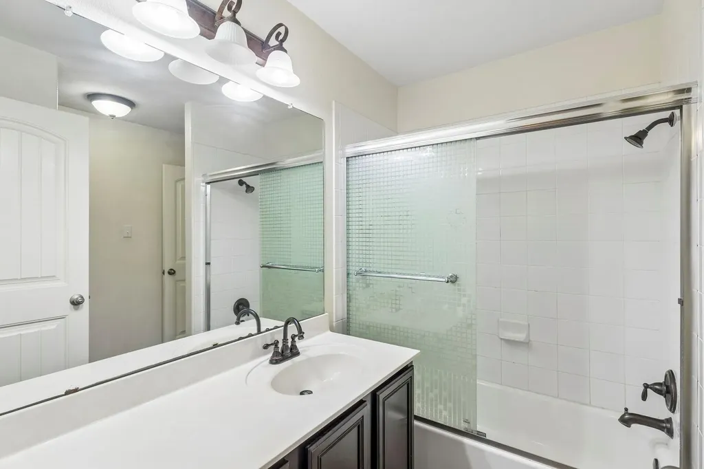 100 Sandy Lyle Cove Round Rock TX 78664