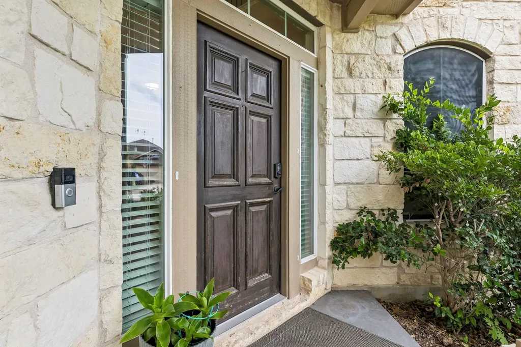 100 Sandy Lyle Cove Round Rock TX 78664
