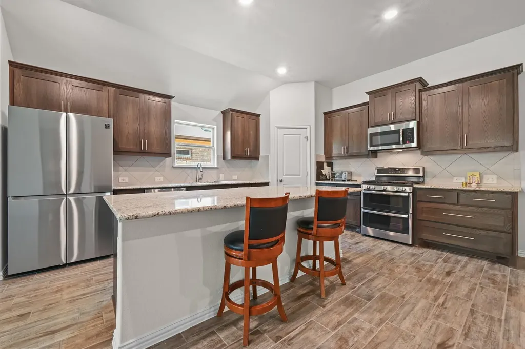 188 Danbark Drive Buda TX 78610