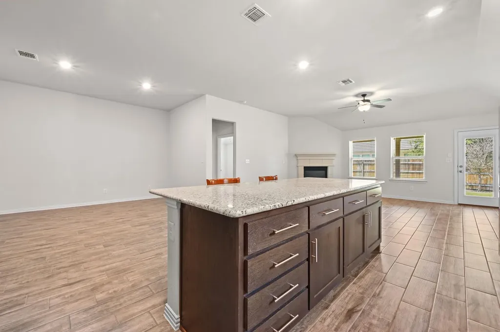 188 Danbark Drive Buda TX 78610