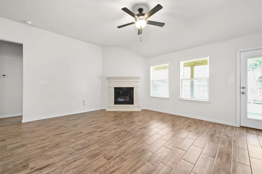 188 Danbark Drive Buda TX 78610