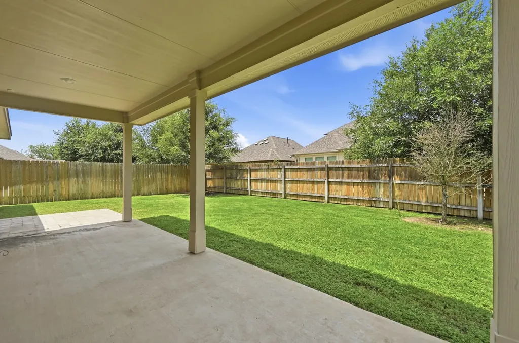 188 Danbark Drive Buda TX 78610