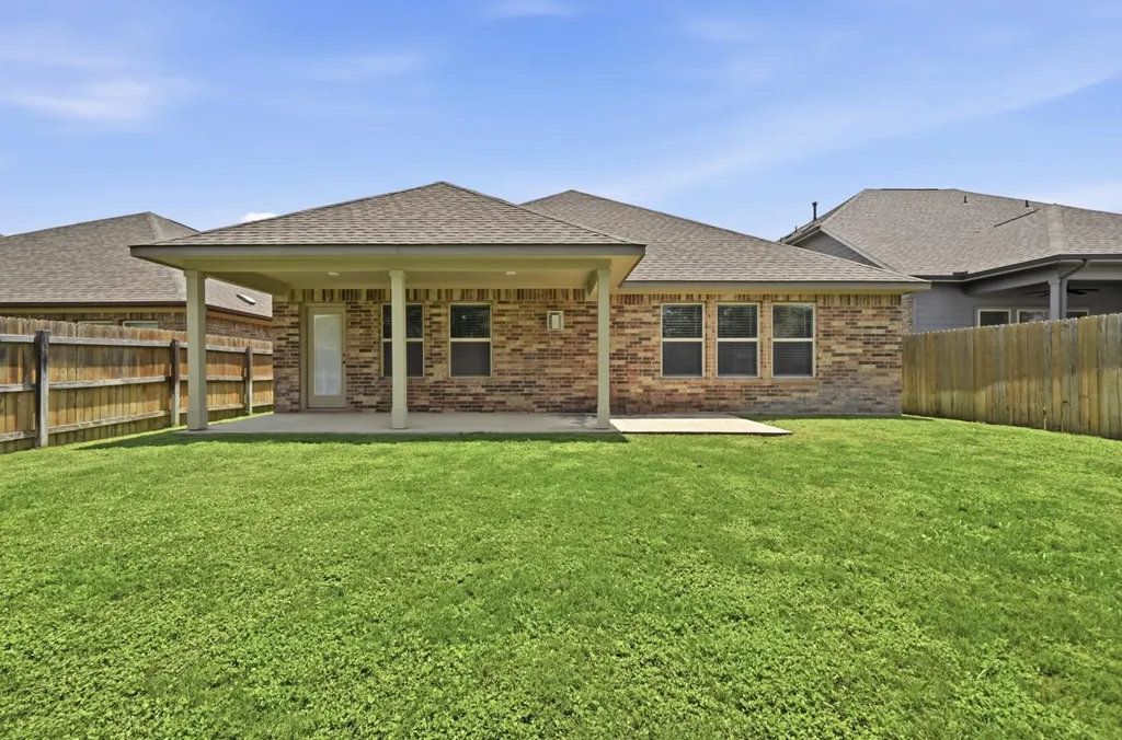 188 Danbark Drive Buda TX 78610