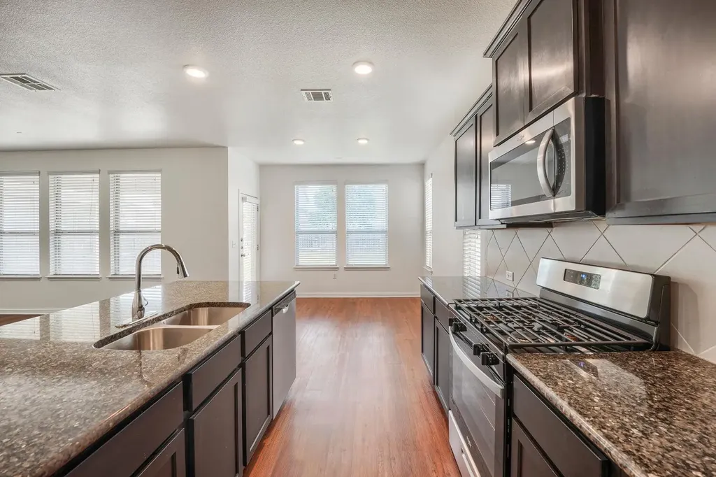 8106 Dampton Lane Austin TX 78744