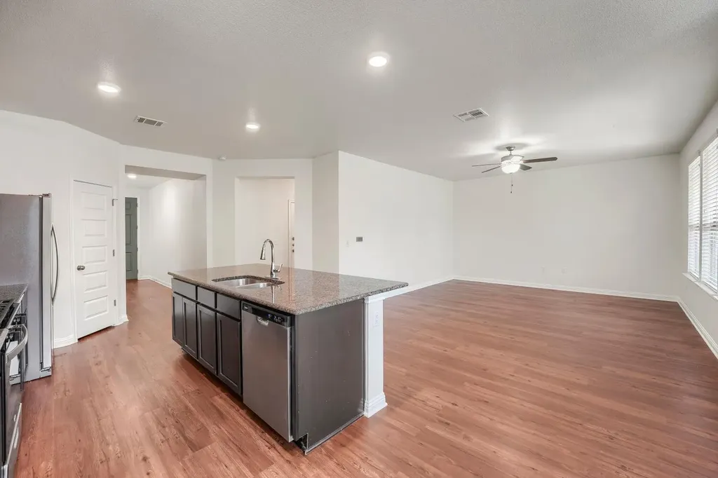 8106 Dampton Lane Austin TX 78744
