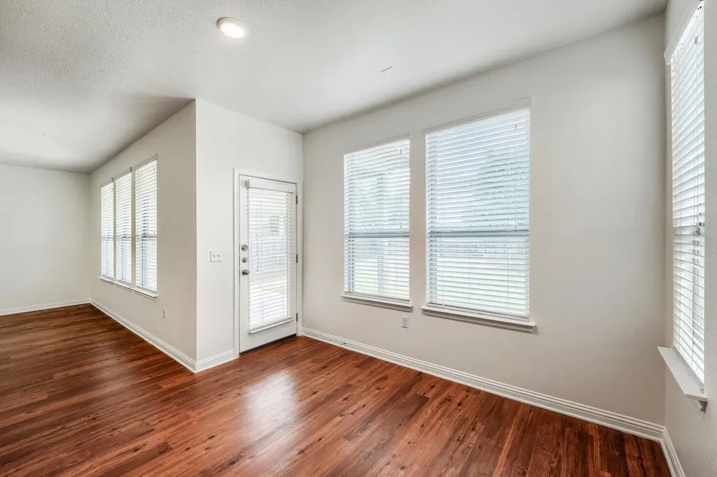 8106 Dampton Lane Austin TX 78744