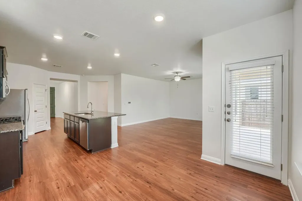8106 Dampton Lane Austin TX 78744