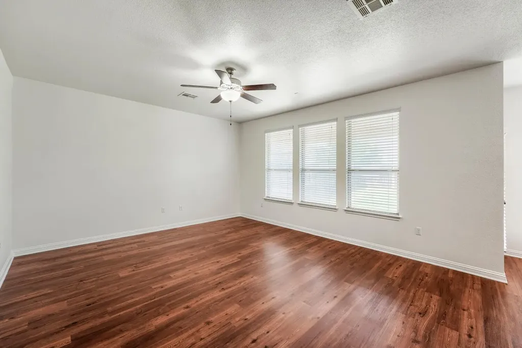 8106 Dampton Lane Austin TX 78744