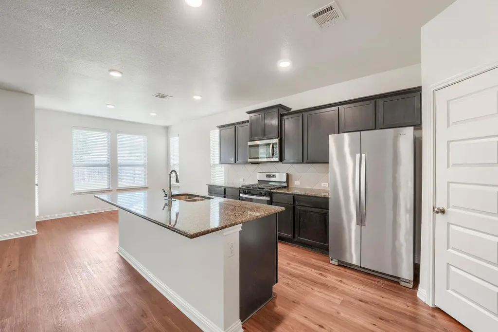 8106 Dampton Lane Austin TX 78744