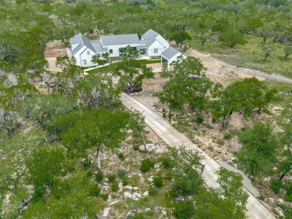 1958 Paradise Parkway Canyon Lake TX 78133