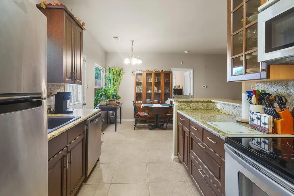 17304 Deer Creek Skyview Austin TX 78736