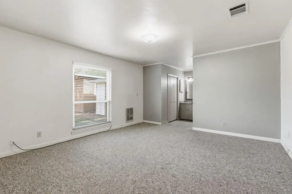 811 Nixon Street Lockhart TX 78644