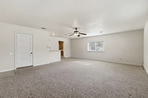 811 Nixon Street Lockhart TX 78644