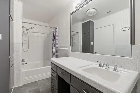 811 Nixon Street Lockhart TX 78644