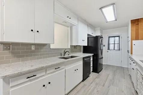 811 Nixon Street Lockhart TX 78644