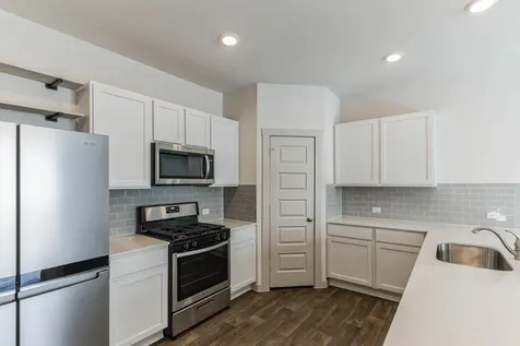 217 Greens Bayou Trail Hutto TX 78634
