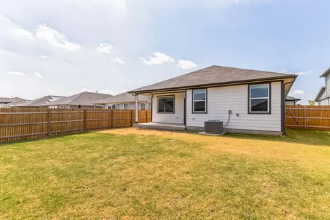 217 Greens Bayou Trail Hutto TX 78634