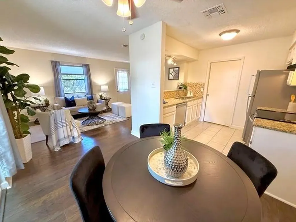 900 Taulbee Lane Austin TX 78757