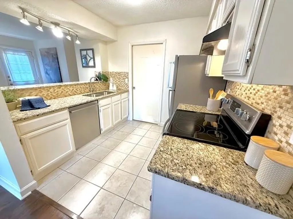 900 Taulbee Lane Austin TX 78757
