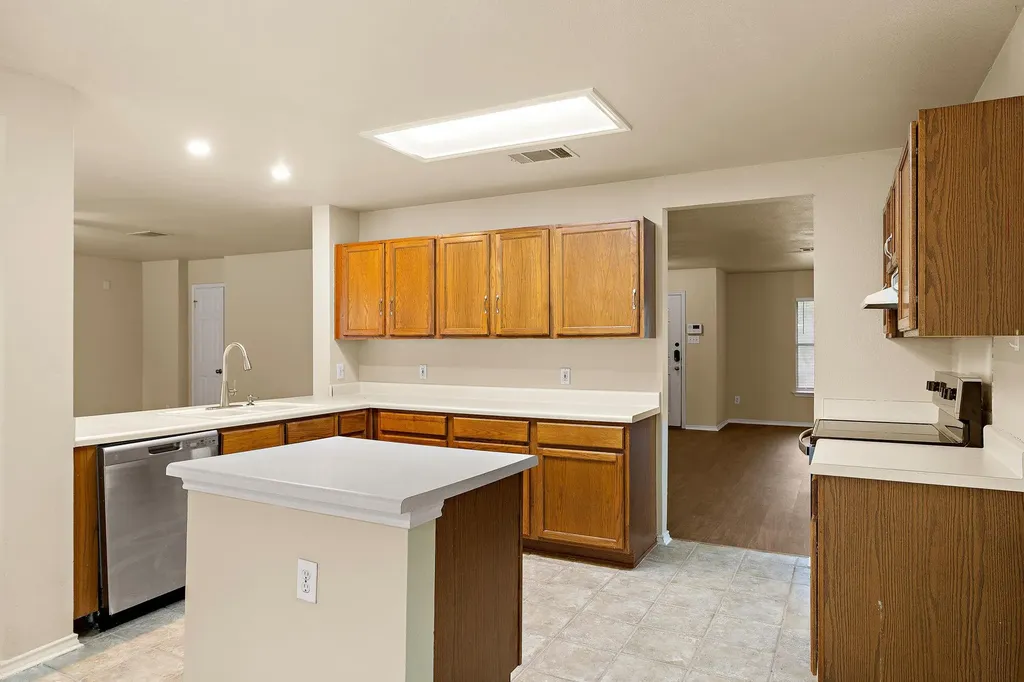 2104 Deer Creek Trail Round Rock TX 78665