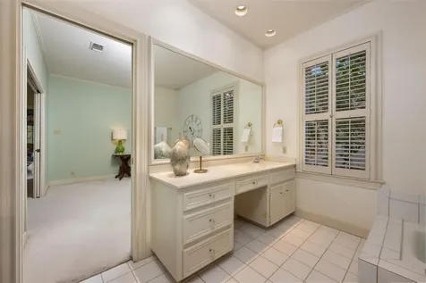 52 Club Estates Parkway The Hills TX 78738
