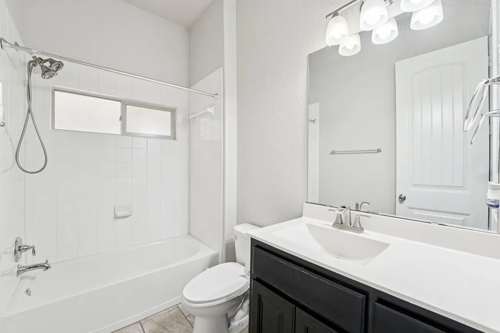 2421 Bowen Street Leander TX 78641